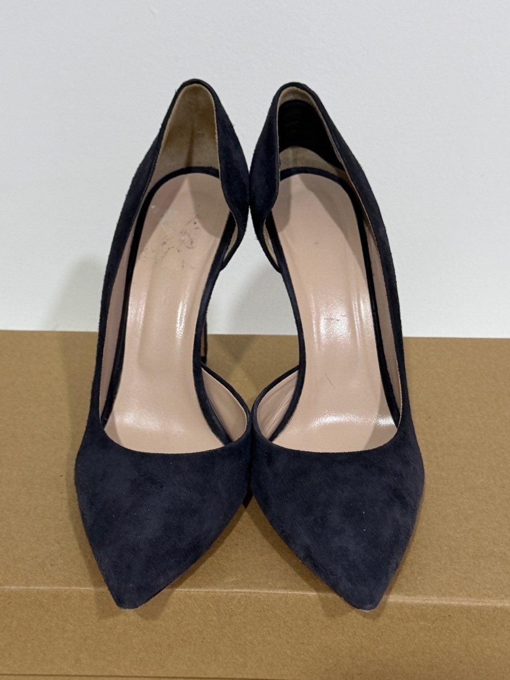 Vero Cuoio Midnight Blue Pointed Toe Suede Pumps Ladies